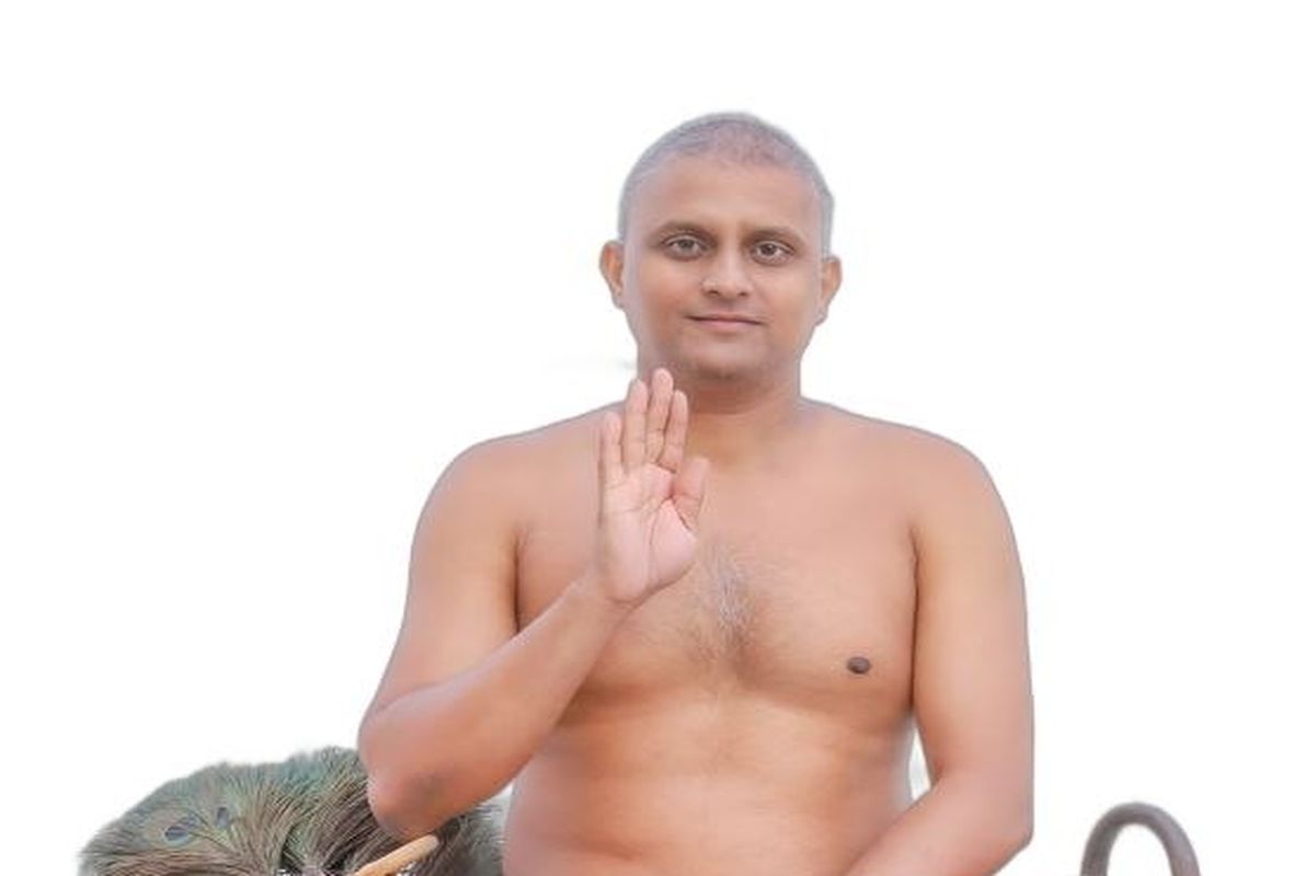 सोशल मीडिया में उलझा युवा भूल रहा पुरातन ज्ञान, सम्यक ज्ञान ही है मोक्षमार्ग का आधार | Soshl Midiya Men Uljha Yuva Bhul Rha Puratn Jnan Smyk Jnan Hi Hai Mokshmarg Ka Aadhar