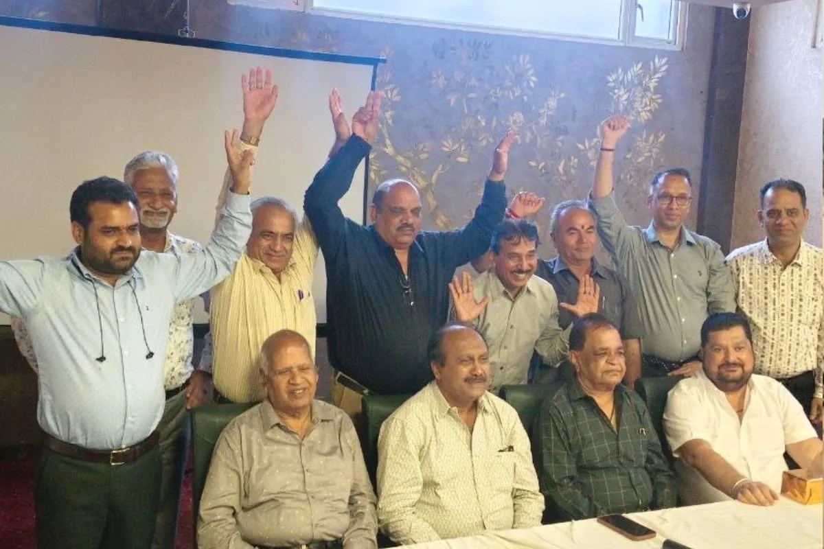 नकली दवाओं के ऑनलाइन कारोबार के खिलाफ केमिस्टों का हल्लाबोल: 20 मई को दवा दुकानें बंद रखने की चेतावनी | Chemists Protest Online Counterfeit Drug Trade Warns Of Nationwide Closure Of Drug Stores On May 20th