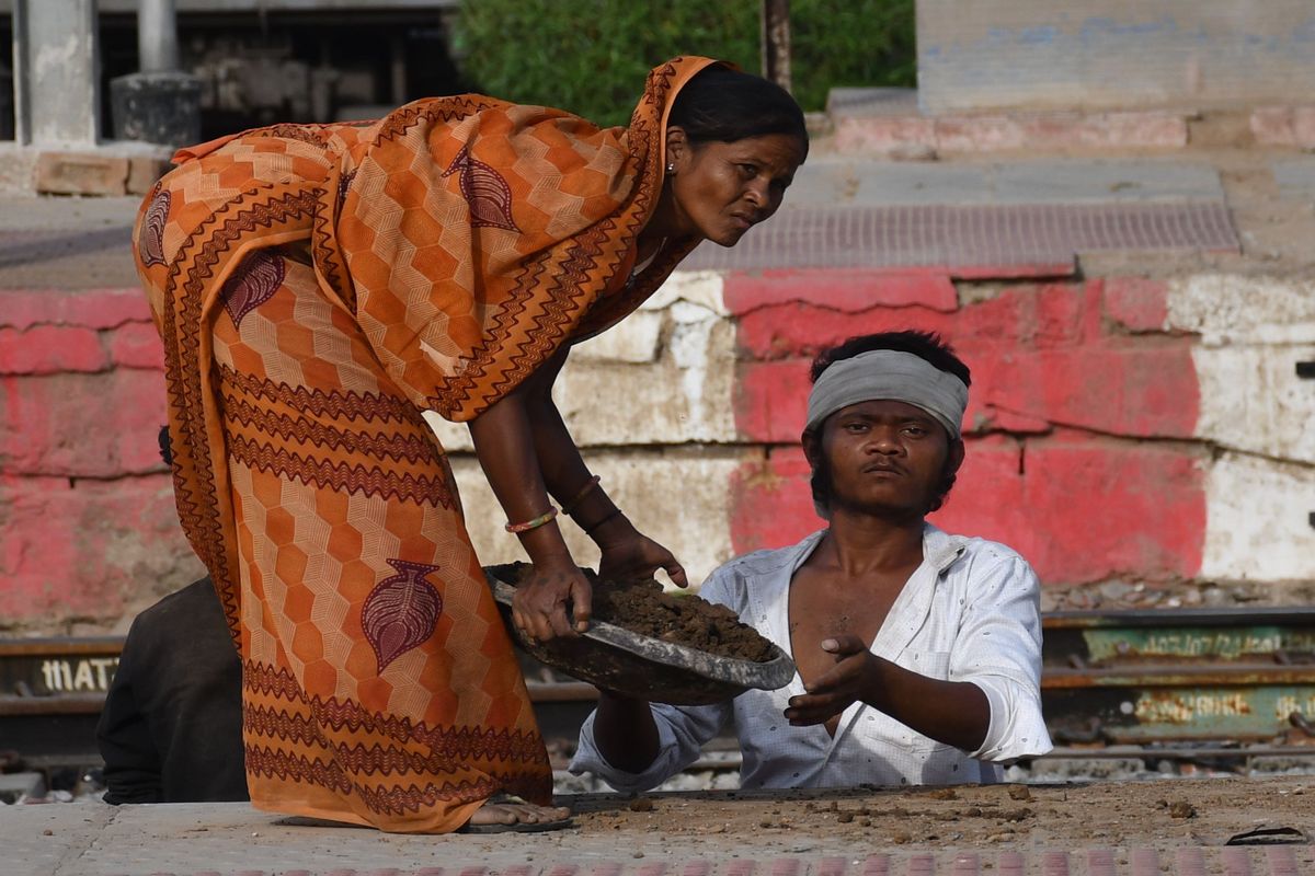 मजदूर का मेहनताना देने में राजस्थान पीछे… | Rajasthan Lags Behind In Paying Wages To Labourers