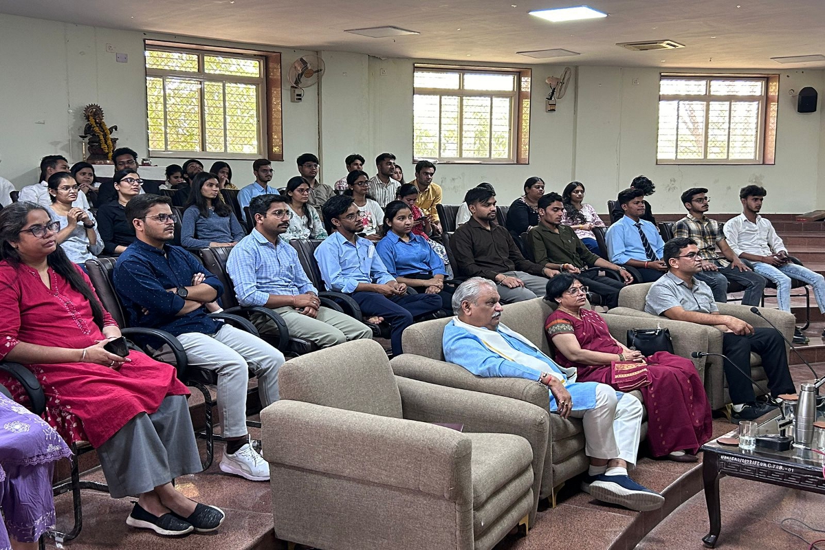 University of Kota: विद्यार्थियों के साथ मुख्यमंत्री व केंद्रीय शिक्षा मंत्री का सीधा संवाद, विदेशी भाषा कौशल पर दिया जोर | University Of Kota Vidyarthiyon Ke Sath Mukhymntri V Kendriy Shiksha Mntri Ka Sidha Snvad Videshi Bhasha Kaushl Pr Diya Jor