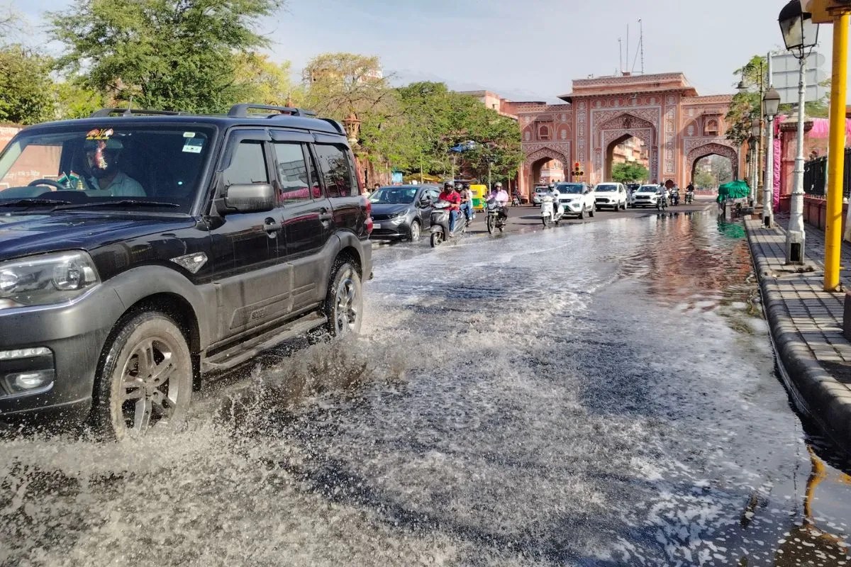IMD Alert 3 May: अगले 3 घंटे में 12 जिलों में बारिश का अलर्ट, जानें 4 मई को कहां-कहां बारिश की संभावना | Rajasthan Weather Update Thunderstorm Rain Alert Heatwave Relief May 2026