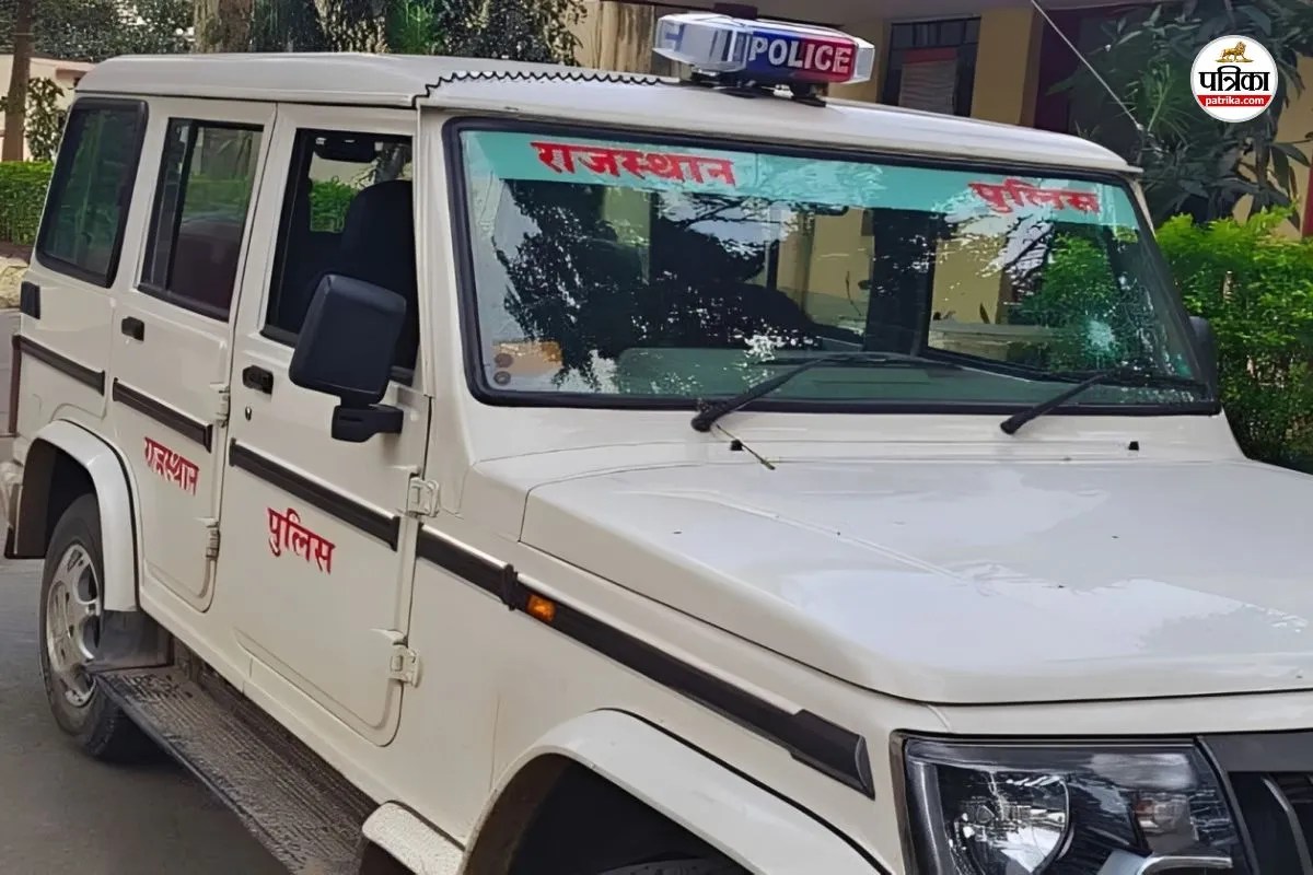Jaipur Crime: मंदिर के सुरक्षाकर्मी की शर्मनाक हरकत, स्कूल जा रही बच्चियों को रास्ते में रोका, मोबाइल में दिखाए अश्लील वीडियो | Security Guard At Temple In Jaipur Shows Obscene Videos On Mobile Phone To Schoolgirls